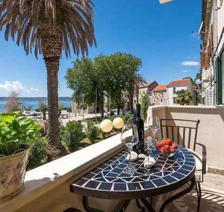 Apartment Dujic With Hot Tub Kastela Exterior photo